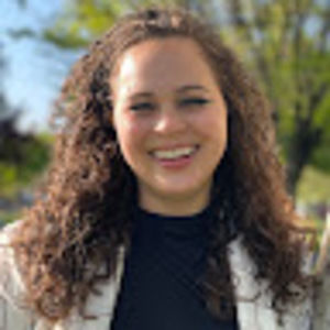Meet your Posher, Alyssa